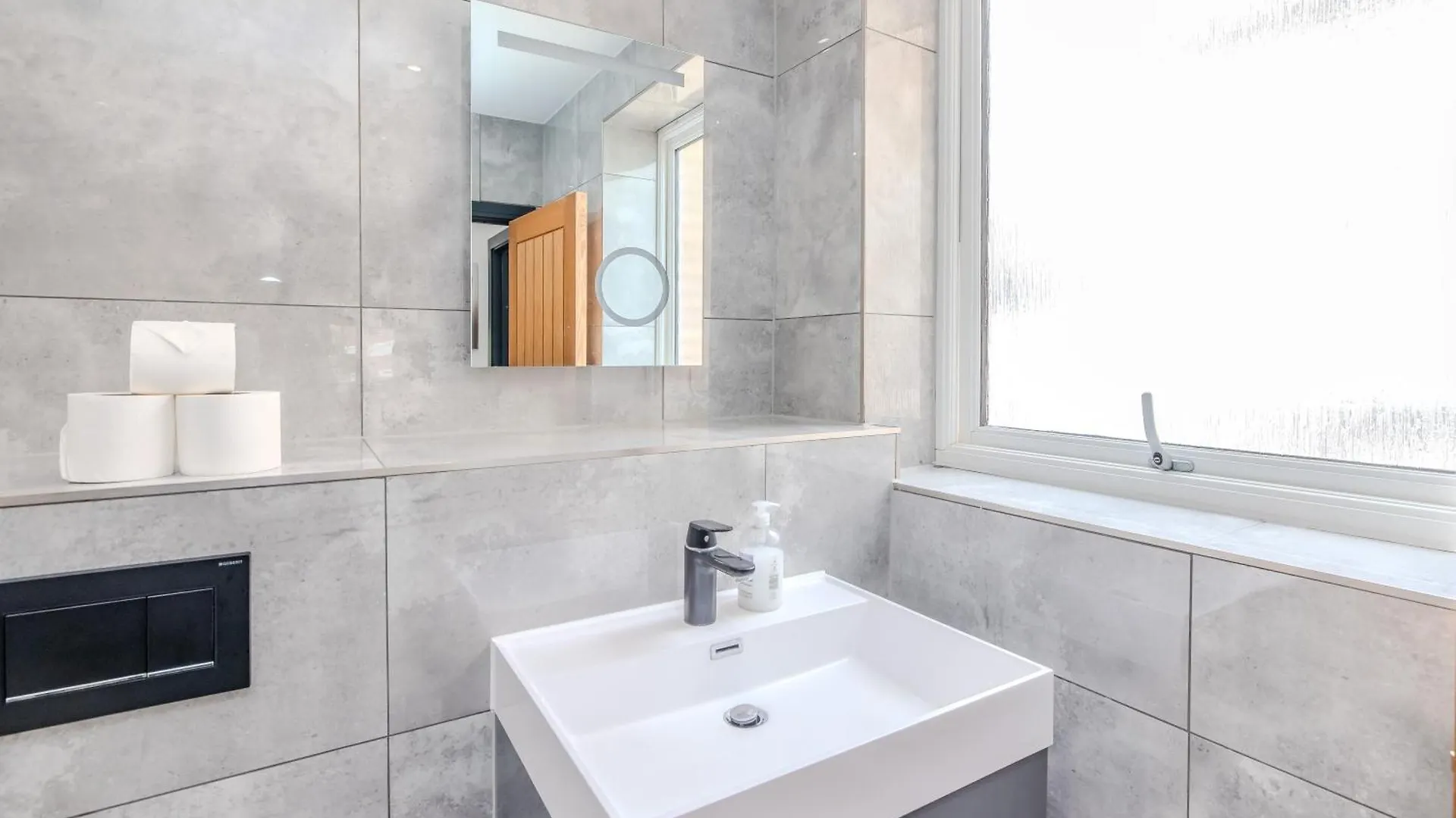 Central Hove 3 Bedroom Flat Bn340Bwil ברייטון